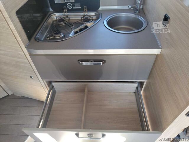 Ημι-ενσωματωμένο αυτοκινούμενο τροχόσπιτο Fiat Ducato Carasuite 650 MF Teilintegriert | Voll ausgestattet