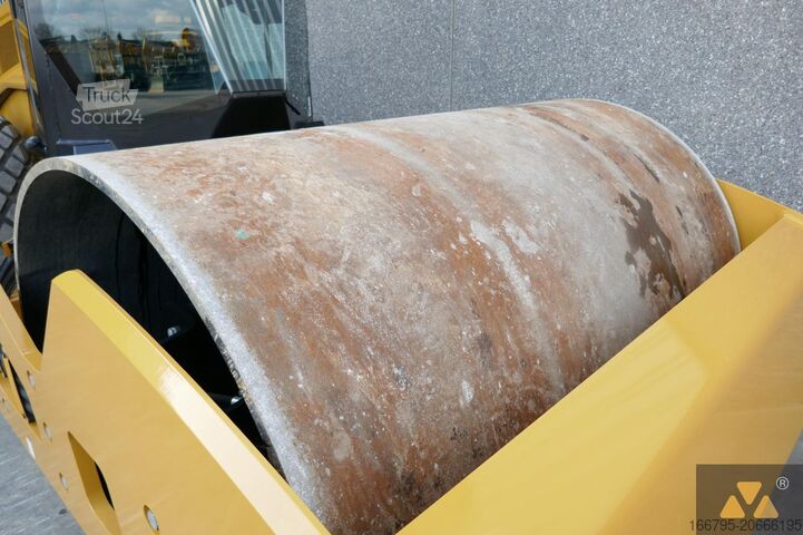 Walzenzug Caterpillar CS10GC