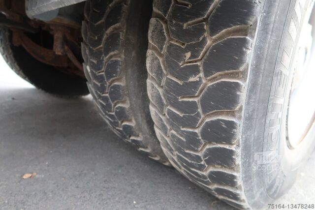 Benne trilaterial MAN TGS 26.440 6x4 BL Winterdienstplatte