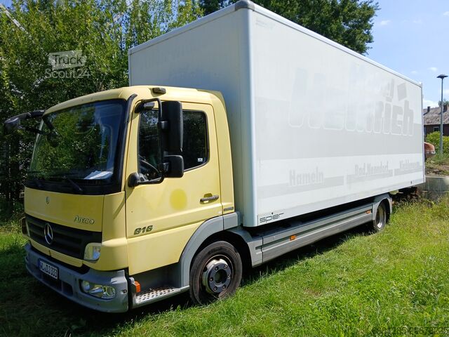 Tehergépkocsi dobozos felépítménnyel Mercedes-Benz Atego 816