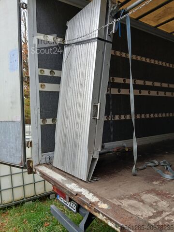 Tehergépkocsi dobozos felépítménnyel Mercedes-Benz Atego 816