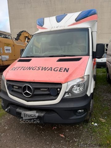 Fire truck MERCEDES-BENZ Sprinter III KOFFER RWD 516CDI*RTW*RETTUNGSWAGEN