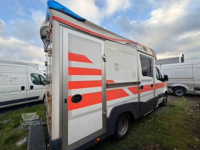 Fire truck MERCEDES-BENZ Sprinter III KOFFER RWD 516CDI*RTW*RETTUNGSWAGEN