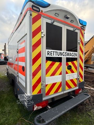 Fire truck MERCEDES-BENZ Sprinter III KOFFER RWD 516CDI*RTW*RETTUNGSWAGEN