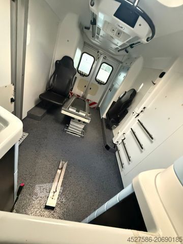 Fire truck MERCEDES-BENZ Sprinter III KOFFER RWD 516CDI*RTW*RETTUNGSWAGEN