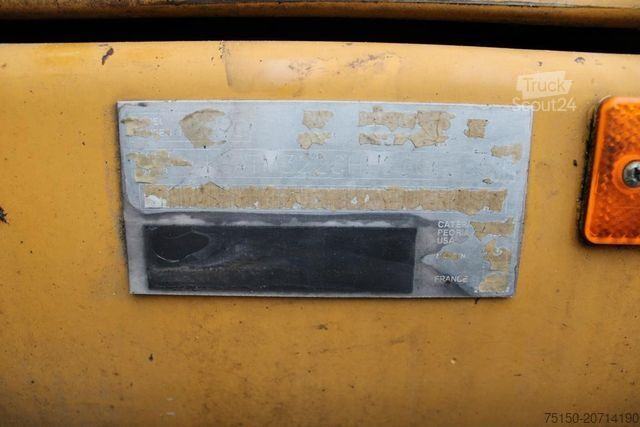 Riteņu ekskavators CATERPILLAR M 322 C MH Umschlagbagger Motor defekt Nr.: 380