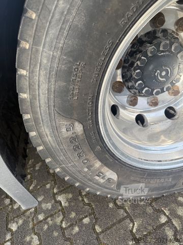 Standard tractor unit IVECO Stralis S-WAY AS440S48T/FP Standklima Retarder