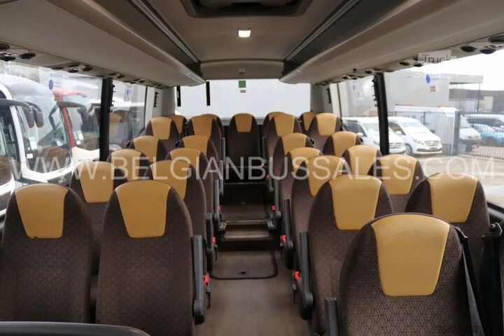 Turistični avtobus VDL Futura FMD2 13.365 / FHD2 Niederig