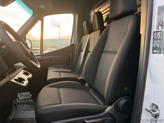 Ploščati dostavnik MERCEDES-BENZ Sprinter 319 CDI 4325 Klima Kamera AHK LED