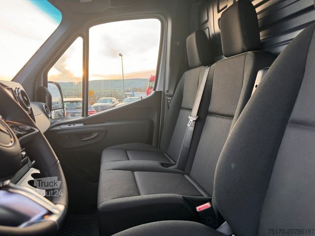 Ploščati dostavnik MERCEDES-BENZ Sprinter 319 CDI 4325 Klima Kamera AHK LED