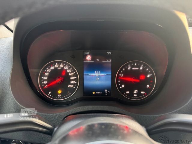 Ploščati dostavnik MERCEDES-BENZ Sprinter 319 CDI 4325 Klima Kamera AHK LED