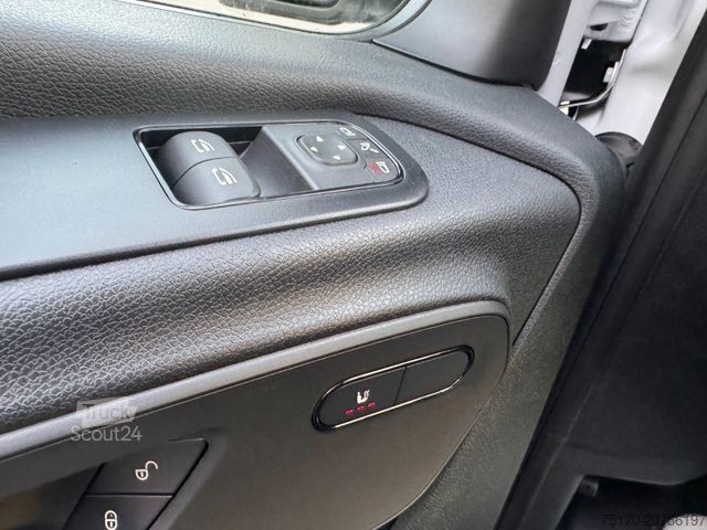 Ploščati dostavnik MERCEDES-BENZ Sprinter 319 CDI 4325 Klima Kamera AHK LED
