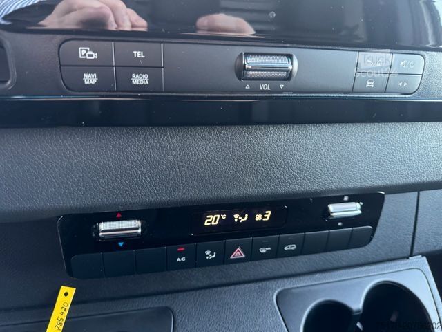 Ploščati dostavnik MERCEDES-BENZ Sprinter 319 CDI 4325 Klima Kamera AHK