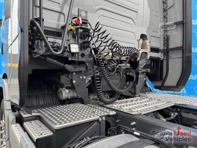 Standardni vlačilec Scania S 590 A4x2NB V8 RETARDER DIFF-L FULL AIR 8T P-AIRC