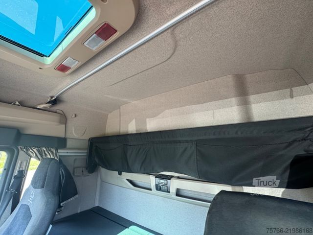 Камион за напитки MAN TGX 26.580 XLX / 2 x LBW / KOMPLETTZUG / D 38 !!