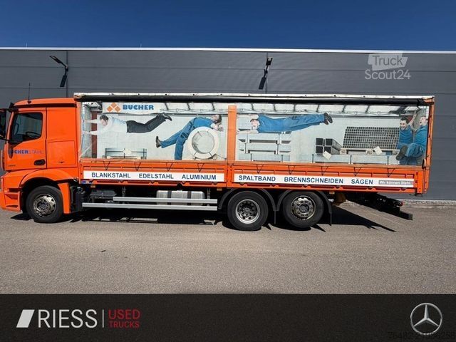 Tovorno vozilo s ravno platformo in ponjavo MERCEDES-BENZ Mercedes Benz 3 Achser 6x2 AUT LM