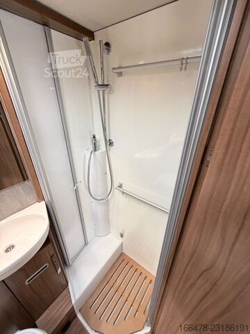 Integrirani avtodom HYMER/ERIBA B 588 PremiumLine *Einzelbetten-1.Hand*