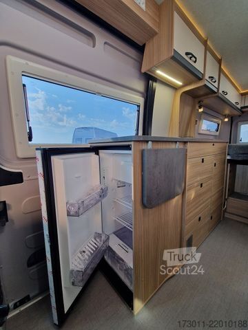Camping-car PÖSSL Summit 640 Premiumpaket Lithium Solar Markise
