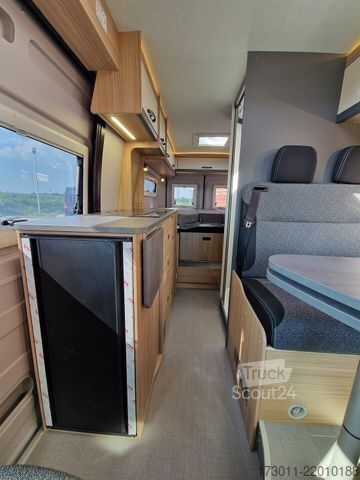 Camping-car PÖSSL Summit 640 Premiumpaket Lithium Solar Markise