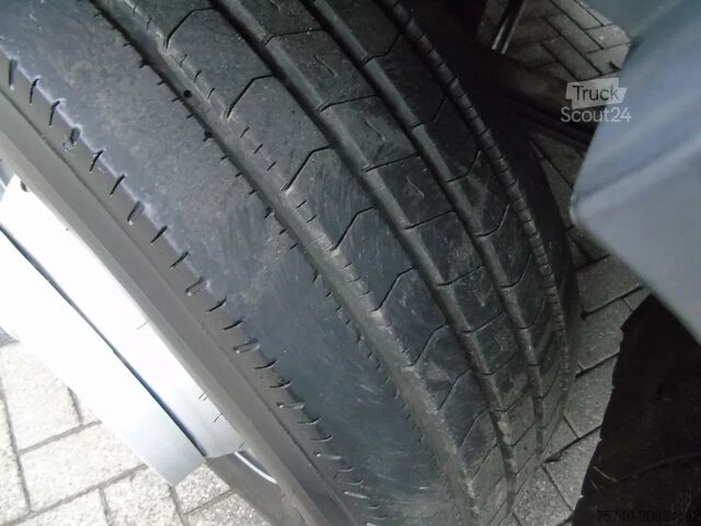 Koffer Iveco Eurocargo 150E25 + lift + euro 5 EEV + 3P