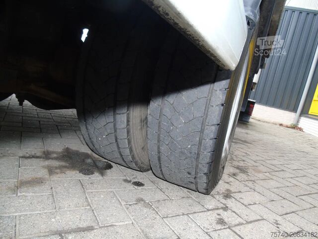 Koffer Iveco Eurocargo 150E25 + lift + euro 5 EEV + 3P