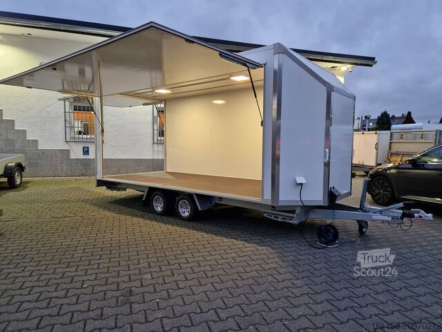 Remorcă de vânzare Blyss Messe Eventtrailer aerodynamische front 2 Klappen Bodentief