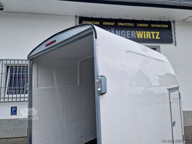 Dobozos pótkocsi Blyss Niki weiß Rampe Seitentür 2024 direkt