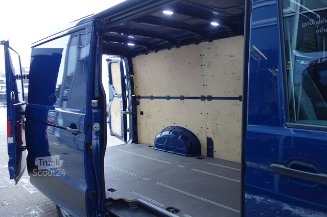 Bestelwagen Volkswagen Crafter 2,0 TDI Kasten L2H1 LED/AHK/KAM/NAVI/TEMP