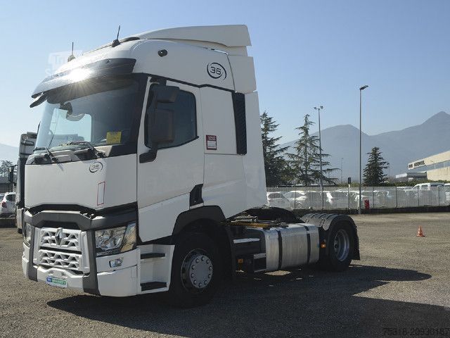 Dobozos furgon Renault TRATTORE STRADALE