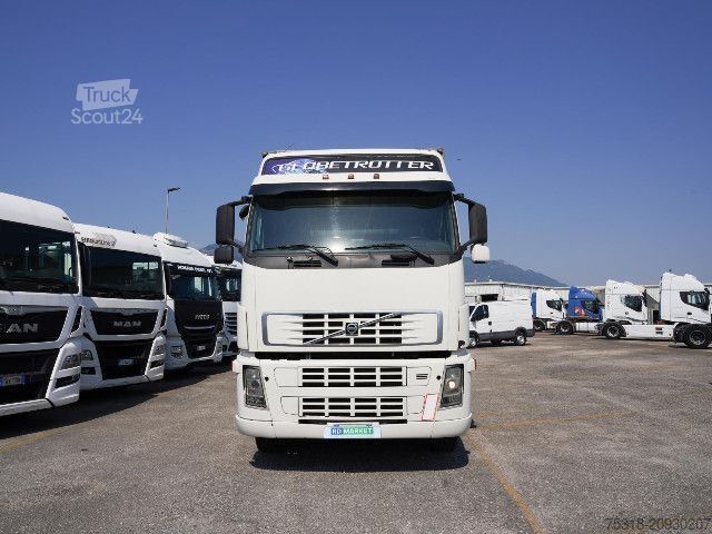 Autocarro con cassone fisso Volvo FH12