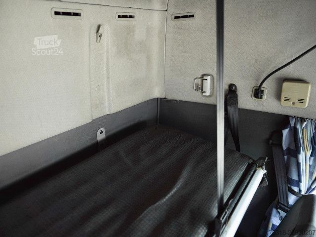 Autocarro con cassone fisso Volvo FH12