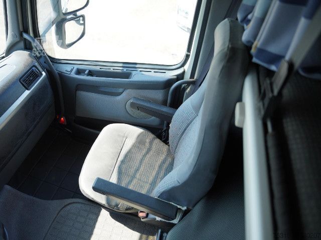 Autocarro con cassone fisso Volvo FH12