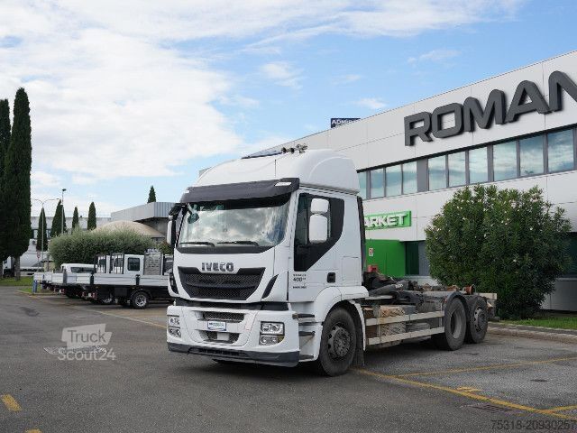 Camion per usi speciali IVECO CABINATO