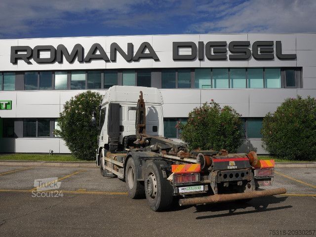 Camion per usi speciali IVECO CABINATO