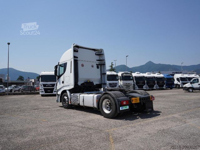 Tractor estándar IVECO TRATTORE STRADALE XP