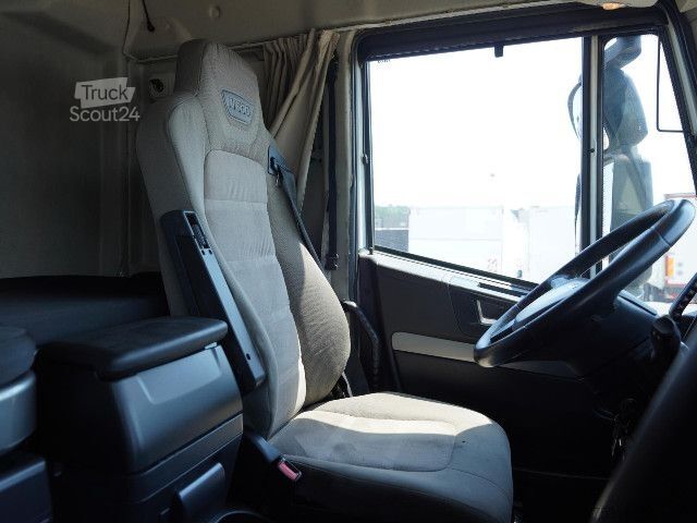 Tractor estándar IVECO TRATTORE STRADALE XP