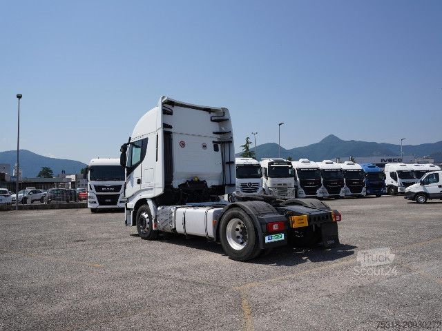 Furgone IVECO TRATTORE STRADALE XP