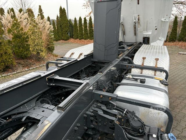 Ανατρεπόμενο φορτηγό MERCEDES-BENZ AROCS 4145 8x8 Meiller Muldenkipper