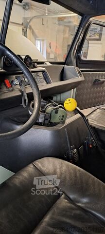 трактор Mercedes Benz Unimog 404