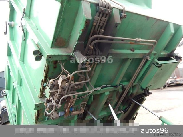 Çöp kamyonu MULTICAR M30 Müllwagen