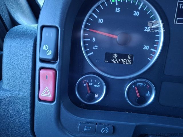 Фургон (грузовой автомобиль) MAN TGL 8.180 4x2 BL 6-Sitzer / 2 Liegen Möbelkoffer