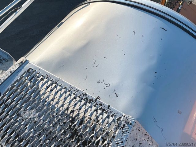 Remorque-citerne semi-remorque KÄSSBOHRER 32m² V2A Bitumentankauflieger /leicht beschädigt