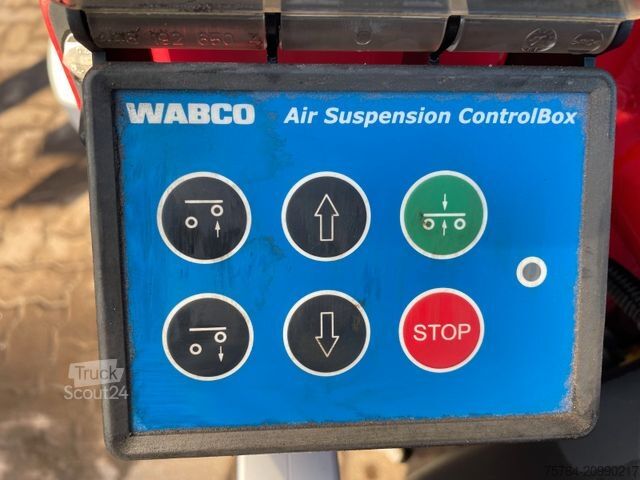 Remorque-citerne semi-remorque KÄSSBOHRER 32m² V2A Bitumentankauflieger /leicht beschädigt