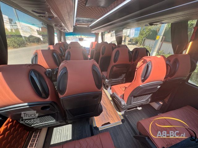 Autocar MERCEDES-BENZ Sprinter Nero 31 Sitze ab 08/2026