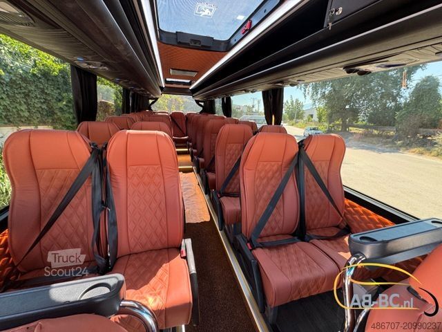 Autocar MERCEDES-BENZ Sprinter Nero 31 Sitze ab 08/2026