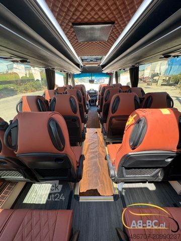 Autocar MERCEDES-BENZ Sprinter Nero 31 Sitze ab 08/2026