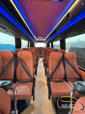 Autocar MERCEDES-BENZ Sprinter Nero 31 Sitze ab 08/2026