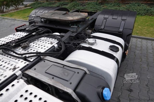 Tracteur routier standard VOLVO FMX 420 / 13 LITROWY / NISKA KABINA / 2019 ROK /