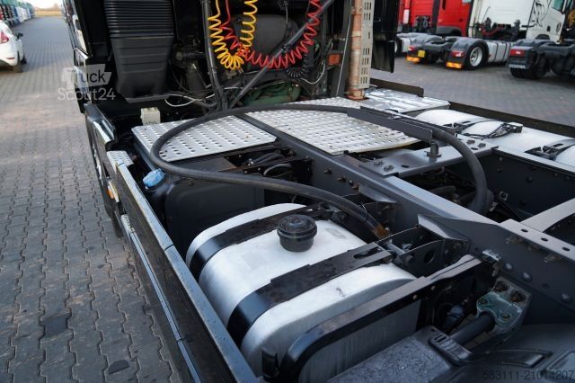 Tracteur routier standard VOLVO FH16 / 700 / 6x4 / HYDRAULIKA / RETARDER / 3 OSI