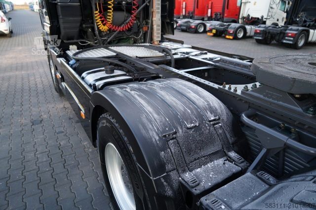 Tracteur routier standard VOLVO FH16 / 700 / 6x4 / HYDRAULIKA / RETARDER / 3 OSI